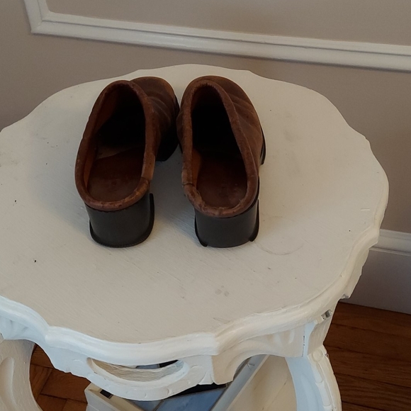 Shoes - Picture 4 of 5